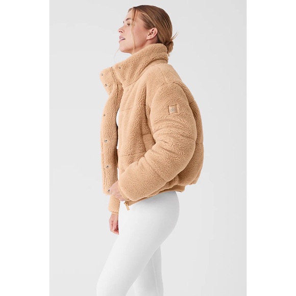 Alo Yoga Sherpa Snow Angel Puffer Camel M - Picture 3 of 15